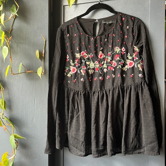 Jasmine & Juliana Size Small Black Blouse with Floral Embroidery - Picture 3 of 7